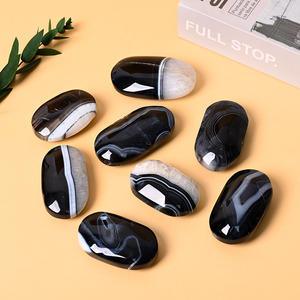 Piedras Preciosas Naturales al por Mayor, Piedra de Palma de Cristal Pulida Ovalada, Piedra de Palma de Ágata Negra para Sanación - Product Image 1