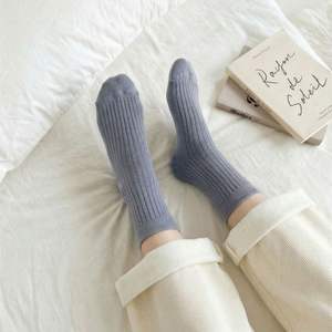 <span class=keywords><strong>Chaussettes</strong></span> de sport pour <span class=keywords><strong>hommes</strong></span> de haute qualité, logo de marque brodé personnalisé, antibactériennes, antidérapantes, en coton, vente en gros ODM - Product Image 3