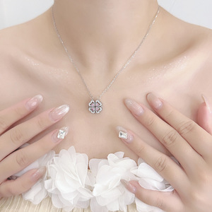 สร้อยคอรูปหัวใจสีชมพูประดับเพทายรูปใบโคลเวอร์สี่แฉกนำโชคสำหรับผู้หญิง สร้อยคอแบบคล้องไหปลาร้า สวมใส่ได้ทุกวัน ขอบทองคำขาว - Product Image 2