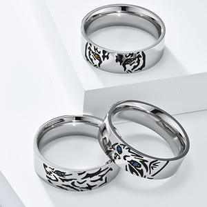 Anillos de Acero de Titanio con Tema de Animales Tigre, Lobo y Gato, Joyería Unisex para Regalo - Product Image 1