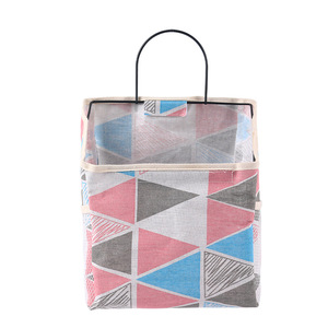 Bolsa de almacenamiento de tela para colgar en la pared, organizador de múltiples bolsillos, material de algodón, sin perforaciones, para uso en oficina, dormitorio y baño - Product Image 5