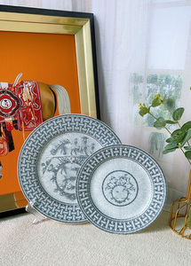 Lot de 4 Assiettes en Céramique, Tasses à Café et Soucoupes – Vaisselle de Luxe en Porcelaine pour Salle à Manger - Product Image 3