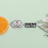 Percayalah saya adalah seorang dokter Pin Enamel topi perawat seri medis bros kerah ransel lencana hadiah perhiasan untuk siswa Medis