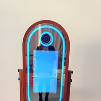 Boîtier en bois pour miroir photo de 40 pouces avec logiciel DSLRBooth, écran tactile LCD de 21,5 pouces, Windows 11, processeur i5, et valise de transport.