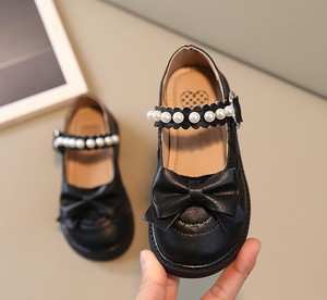 Collection d'été : Chaussures en cuir pour enfants, motif pois tendance, noir et blanc - Product Image 2