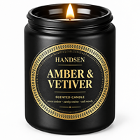 Pot à bougie en verre noir, étiquette médaillon dorée ornée, récipient de style vintage pour créations de cire artisanale et décoration de table formelle