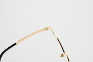 Fashion Designer Shades Sunglasses for Men Women Custom Polarized UV400 <strong>Tac</strong> Lenses Light Weight Gold Clear Metal Frame - Product Image 5