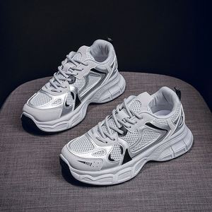 Zapatillas Deportivas de Plataforma Estilo Coreano para Mujer, con Diseño de Malla Blanca y Gris, para Otoño, para Amantes del Streetwear - Product Image 4