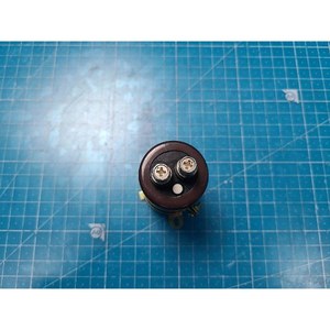 Condensador Electrolítico de Aluminio NIPPON CHEMI-CON 2NH808 Usado Como Pieza de Repuesto para Equipos de Semiconductores - Product Image 3