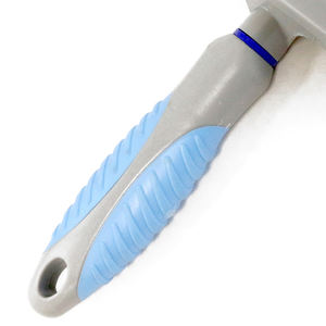 Cepillo para peluquería canina con cerdas de acero inoxidable de 18*10 cm y mango para pelar el pelo. - Product Image 2