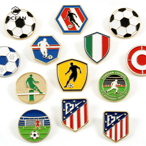 Fournisseur chinois d'épingles à revers en métal, design haut de gamme, épingles à revers sur le thème du football - Product Image 4