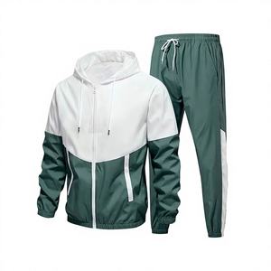 ชุดวอร์มกีฬาฤดูหนาวแบบมีฮู้ด ระบายอากาศได้ดี คุณภาพสูง สำหรับผู้ชาย ผลิตจากโพลีเอสเตอร์ รับผลิตแบบ OEM พร้อมสกรีนโลโก้ - Product Image 1