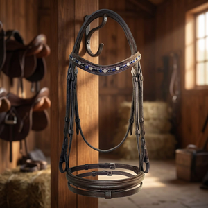 Bridon en cuir pour cheval avec frontal bleu et orné de cristaux, couronne et muserolle rembourrées, ferrures en acier inoxydable, style Hunter Show - Product Image 3