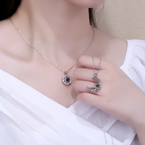 Ensemble de colliers magnétiques Soleil et Lune pour couple, pendentif de projection « <span class=keywords><strong>Je</strong></span> t'<span class=keywords><strong>aime</strong></span> » en 100 langues, collier assorti pour lui et pour elle - Product Image 4
