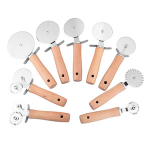 Stainless Steel Pizza Cutter 9 Cm Blade Wooden Handle Kitchen Baking Tool - Product Image 4