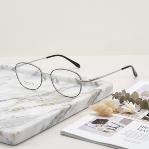 Lunettes optiques légères et confortables en titane de haute qualité, monture ovale complète, tendances RTS 2026 pour hommes et femmes - Product Image 4
