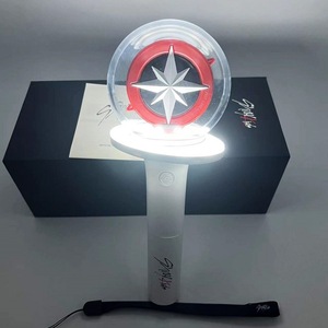 Bâton Lumineux Officiel de Concert Stray Kids Deuxième Génération Ver.2 LED à Piles pour Ramadan et Remise de Diplôme - Product Image 1