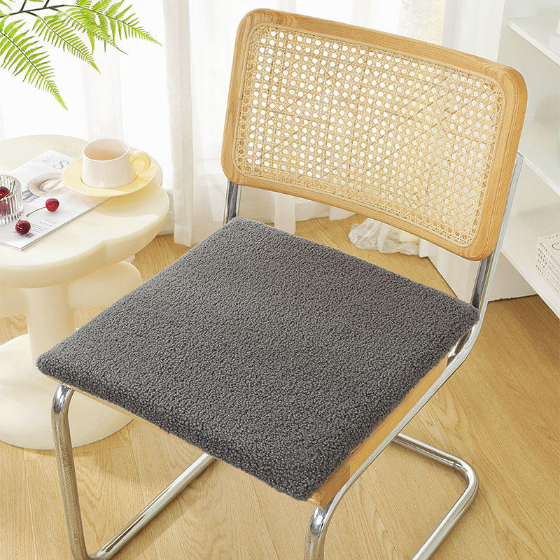 ขนแกะหนา สีเทาเข้ม