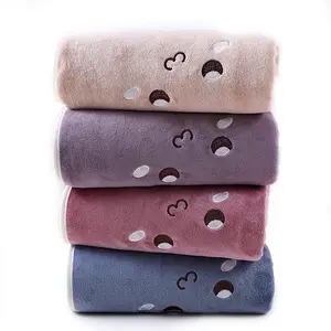 Fabriek Voorraad Microfiber Borduurwerk Handdoek Custom Afdrukken Logo Microfiber Gezicht Haar Badhanddoek Voor Salon Spa Cadeau