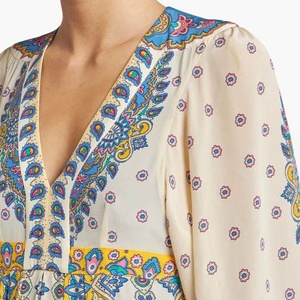 เดรสยาวพิมพ์ลายวินเทจสุดหรูสั่งทำจากโรงงาน แฟชั่นใหม่ คอวี แขนยาวทรงกว้าง สไตล์ลำลอง ผ้าวอร์สเตดธรรมชาติ - Product Image 4