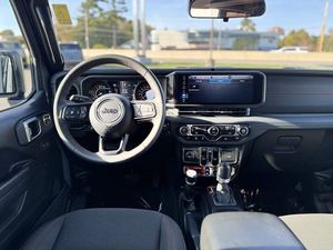 Jeep Wrangler <span class=keywords><strong>Rubicon</strong></span> 2024 Gris Limpio, Usado, 4 <span class=keywords><strong>Puertas</strong></span>, 4x4, Techo Solar, Arranque Remoto, Asientos de Cuero, Paquete Premium, Automático, Color Oscuro - Product Image 6