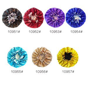 Bonnets de nuit en satin double épaisseur avec logo personnalisé, bonnets de sommeil en soie satinée pour femmes, bonnets de créateur, bonnets en satin assortis mère et fille - Product Image 4