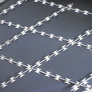 Manufacturer Anping China Best Price High Quality <span class=keywords><strong>concertina</strong></span> razor wire with clips Cross Razor Barbed Wire with Clips - Product Image 6