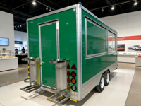 Camion de restauration rapide multifonctionnel à 3 roues en acier inoxydable au design moderne pour style rétro, idéal pour les barbecues mobiles, les glaces et les hot-dogs