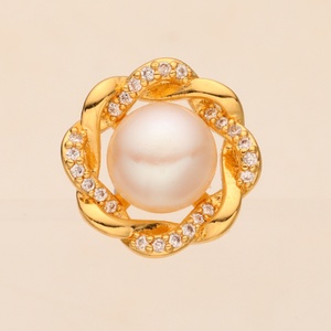 Wholesale 18K Gold Plated Korean Vintage Style Brass Women's Earrings Trendy Pearl Stud and Zirconia Anniversary - Product Image 4