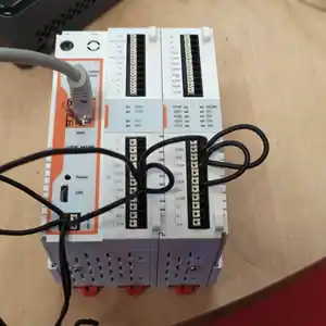 Kinerja tinggi Edge IoT Gateway tepi yang kuat komputasi modul IO yang dapat diperluas pengembangan diri pengguna