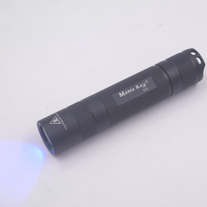Lampe torche UV Manta Ray S10 365nm avec filtre en verre ZWB2 3W 5W en aluminium IP65, torche EDC pour inspection des taches d'animaux, inspection du jade, durcissement de la résine - Product Image 3