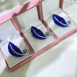 เข็มกลัดรูปใบไม้ประดับเพชรน้ำ ดีไซน์หรูหรา ทันสมัย สำหรับผู้หญิง - Product Image 1