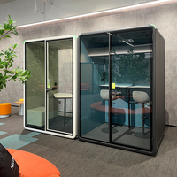 Cabine insonorisée moderne pour studio d'enregistrement, idéale pour cours, centres commerciaux, maquillage et vestiaires