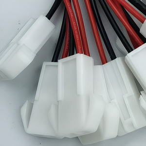 定制红黑两色 PVC 线束，带白色塑料锁定连接器和镀锡线端，用于制冷电源连接 - Product Image 5