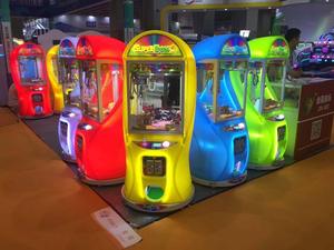 Colorida nueva máquina de arcade que funciona con monedas garra hacia fuera la máquina de juego de regalo - Product Image 2