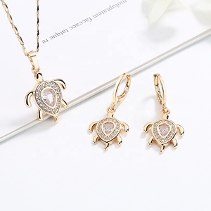 <span class=keywords><strong>Parure</strong></span> de <span class=keywords><strong>bijoux</strong></span> 3 pièces plaqué <span class=keywords><strong>or</strong></span> <span class=keywords><strong>18</strong></span> carats <span class=keywords><strong>parure</strong></span> zircons cubiques pendentifs tortue cz parures de <span class=keywords><strong>bijoux</strong></span> pour femmes - Product Image 2