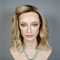Perruque Lace Front Blonde Balayage Cheveux Humains Longueur Épaule Style Ondulé Raie Latérale Naturelle Pré-Pluckée pour Femmes