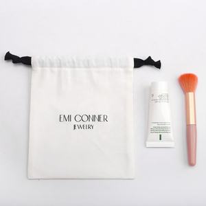 Vente en gros de sacs en toile <span class=keywords><strong>pour</strong></span> femmes en coton avec cordon de serrage de 10*15cm avec logo personnalisé sac fourre-tout en toile de coton réutilisable sac à <span class=keywords><strong>chaussures</strong></span> <span class=keywords><strong>pour</strong></span> emballage anti-poussière - Product Image 4
