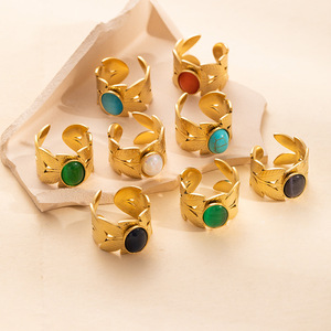 Anello Vintage in Acciaio Inossidabile Placcato Oro 18K con Motivo a Foglia e Pietra Ovale Colorata, Anello Aperto Regolabile Estetico per Donne e Uomini - Product Image 1