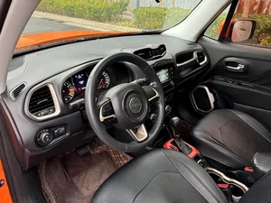 ปรับแต่งภายในรถยนต์ Jeep Renegade Trailhawk ปี 2017 2018 2019 เครื่องยนต์ 4 สูบ ขับเคลื่อน 4 ล้อ เกียร์อัตโนมัติ SUV - Product Image 4
