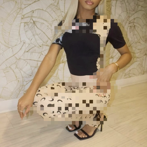 Peeqi 8973 2025 pakaian desainer terkenal musim panas cetak bulan 2 potong set celana pendek olahraga setelan kasual wanita Streetwear - Product Image 3