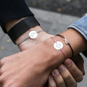 Braccialetto Personalizzato <span class=keywords><strong>con</strong></span> Nome e Data di Nascita, Regalo per Neonati, Incisione su Disco Rotondo in Acciaio Inox, Braccialetto Macramè - Product Image 6