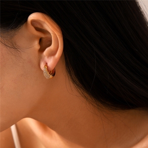 Pendientes de Aro Huggie Hipoalergénicos de Acero Inoxidable con Oro de 18K, Diamantes Blancos de Imitación y Estilo Punk para Chicas - ¡Venta Caliente! - Product Image 2
