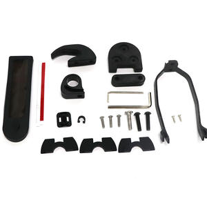 Soporte de guardabarros trasero original al por mayor para <span class=keywords><strong>Xiaomi</strong></span> M365 <span class=keywords><strong>Pro</strong></span> US Scooter eléctrico guardabarros de monopatín para patinetes - Product Image 2