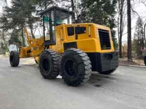 Niveleuse de moteur de composants du noyau 165HP avec les caractéristiques essentielles hydrauliques de Cummins Changjiang comprenant la lame avant et le ripper arrière - Product Image 2