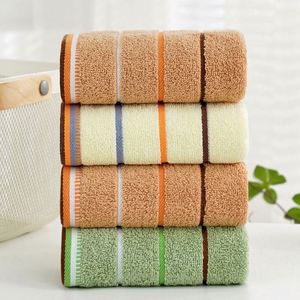 Toalla de Baño Absorbente de Algodón, Toalla de Baño Suave Tejida para Adultos, Adecuada para Uso en la Playa y Hoteles, Lujosa y de Secado Rápido - Product Image 1
