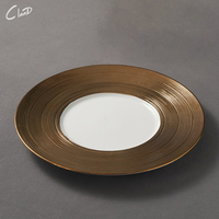 Réglage de table peint à motif artistique de style rétro avec ensemble de table en céramique