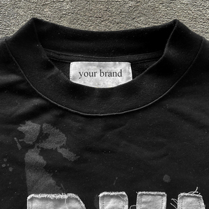 T-shirt Huili vintage in cotone spesso lavato effetto distressed da uomo, personalizzabile con logo serigrafato, a doppio strato, a maniche lunghe, con strass. - Product Image 3
