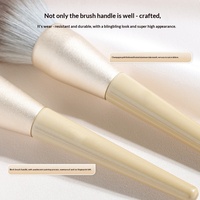Ensemble de pinceaux de maquillage de luxe multifonctionnels 2026 tendance avec logo personnalisé, 1 pièce, haute qualité, manche en bois végétalien souple, pour l'application du correcteur