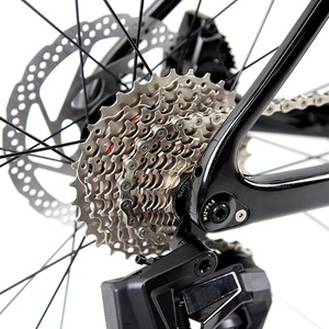 Bicicleta de Carretera de Carbono R15 700c NUEVA 2026 con Cambios Inalámbricos de 24 Velocidades, Eje Pasante y Frenos de Disco Hidráulicos - Product Image 5